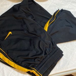 Mens L, Nike Training Pants, zippered leg, Nikebetterworld.com, W34, L30” M01